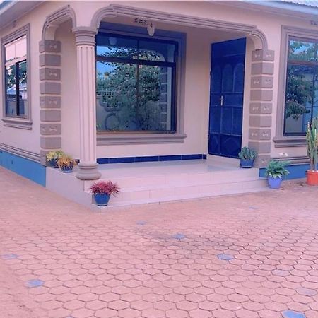 Evelina House Pansiyon Boma la Ngombe Dış mekan fotoğraf