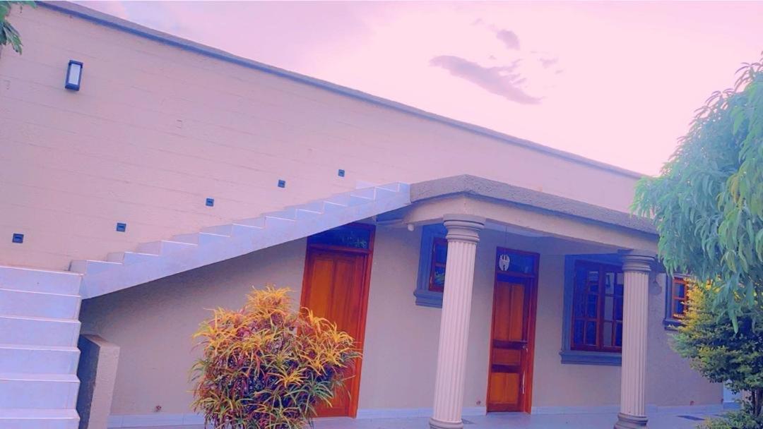 Evelina House Pansiyon Boma la Ngombe Dış mekan fotoğraf