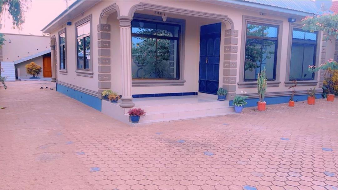 Evelina House Pansiyon Boma la Ngombe Dış mekan fotoğraf