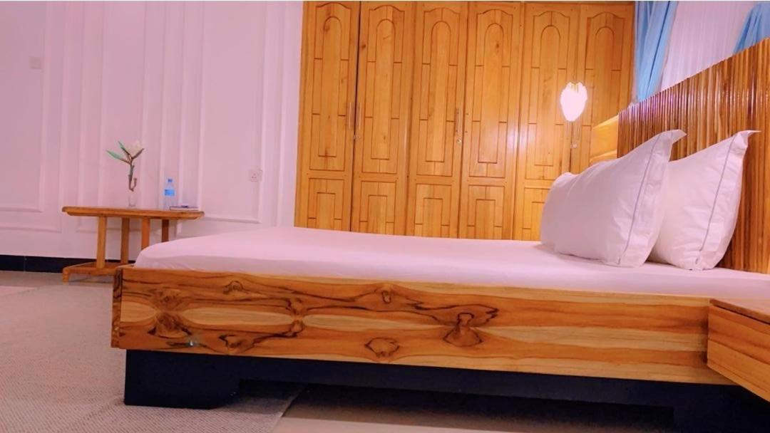Evelina House Pansiyon Boma la Ngombe Dış mekan fotoğraf